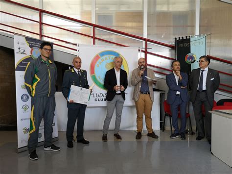Le Fiamme Gialle Premiate Dal Panathlon Club Latina Federazione Italiana Canottaggio