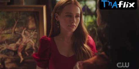 Madelaine Petsch Lesbian Scene In Riverdale Vanessa Morgan Tnaflix