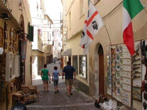 Alghero Tour Guidato A Piedi Del Centro Storico Con Una Guida Locale