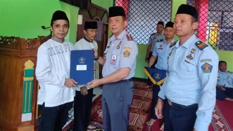 1 Napi Lapas Majalengka Sujud Syukur Bebas Setelah Dapat Remisi Khusus II