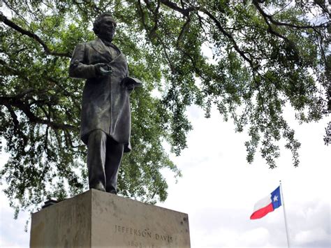 UT Austin Uproots Statue of Confederate President Jefferson Davis - ABC ...