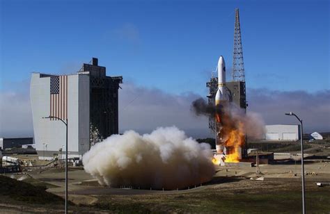 Spacex Launches New Starlink Internet Satellites Into Space