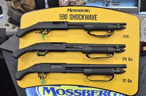 Mossberg Brings Wood Furniture To Shockwave In New Nightstick Model