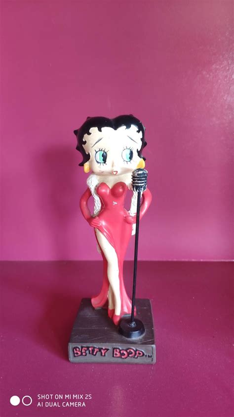 Boneca Cole O Betty Boop Cantora Cacareco Savat Editora Usado