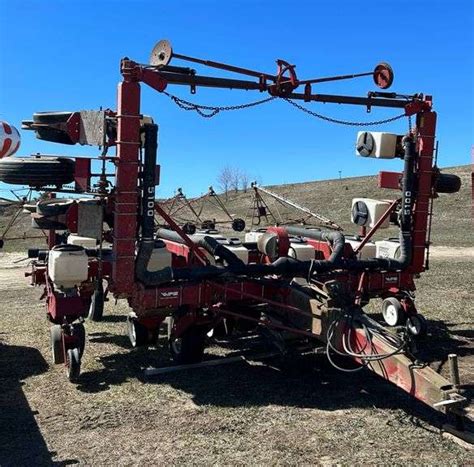 White S Row Bean Row Corn Planter Creamer Auction