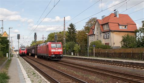 Eine der ersten 185er, 185 003-1 durchfährt am 24.09.16 mit einem ...