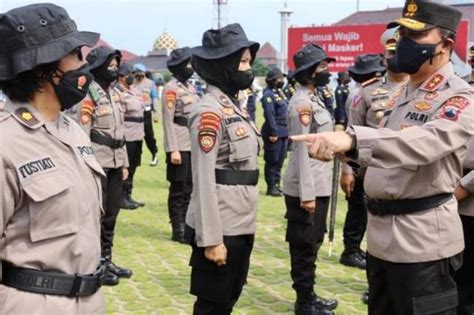 Polda Jateng Kirim 36 Polwan Dan Logistik Untuk Bantu Korban Gunung