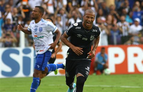 Santos vence o CSA em casa e encerra série de resultados negativos