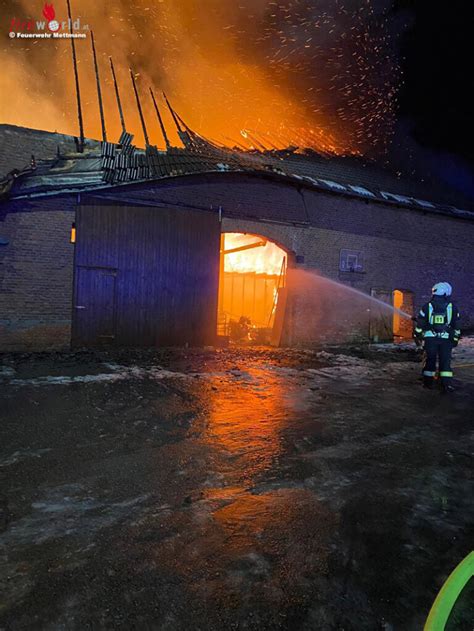 D Eiskalte Bedingungen Bei Vollbrand Einer Scheune In Mettmann