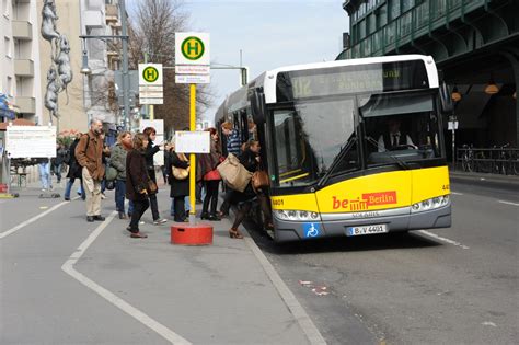 U Bahn dicht S Bahn dicht Straßen dicht Der Stau GAU