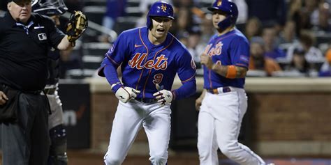 Exciting Subway Series Showdown: Mets Triumph Over Yankees in 4-3 ...