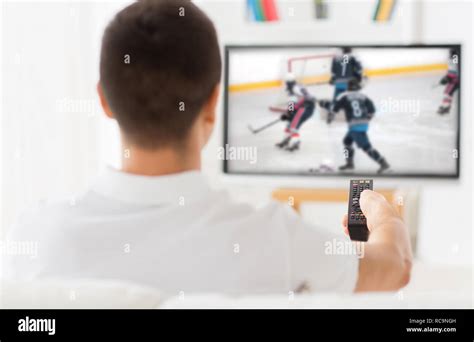 Tv Sports Hockey Hi Res Stock Photography And Images Alamy