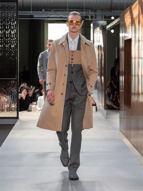 Discover Riccardo Tiscis First Collection For Burberry