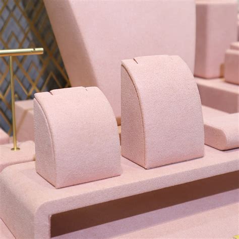 Jewelry Display Stands For Creating A Premium In Store Experience