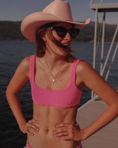 Diana Silvers In Bikini Body Height Weight Nationality Net Worth And More