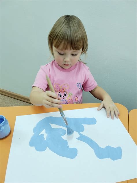 Конспект занятия по рисованию для детей 2-3 лет "Первый снег"