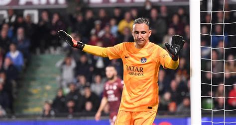 Justice Keylor Navas ex PSG visé par une plainte pour travail