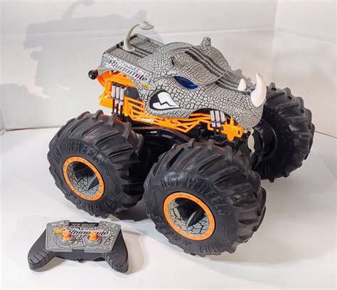 Hot Wheels Rhinomite Radio Control Wd Monster Truck Remote