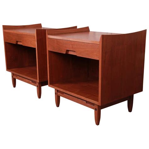 Lane Perception Mid Century Modern Walnut End Tables Pair At 1stdibs