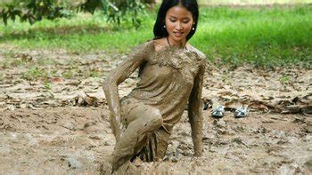 MUD QUICKSAND SINKING Videos And Porn Clips Clips4Sale