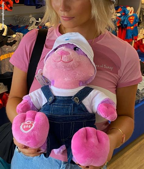 Amelia Eve Gibson Nude OnlyFans Leaks Fappening FappeningBook