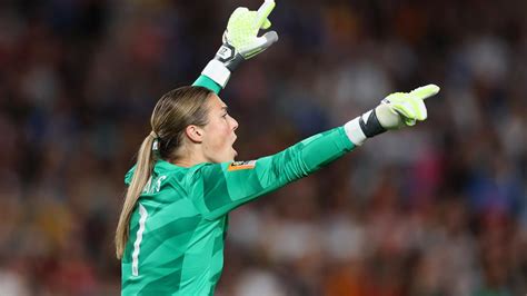 Who is Mary Earps, the England goalkeeper who saved Spain’s penalty in ...