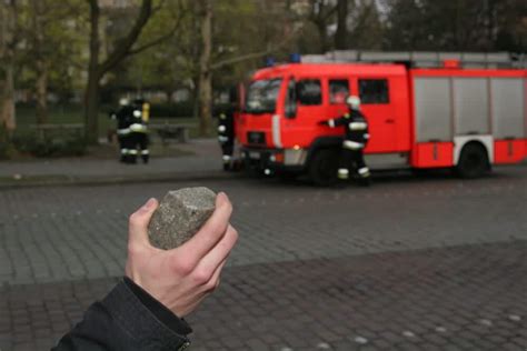 Gewalt gegen Einsatzkräfte nicht nur an Silvester eine Gefahr