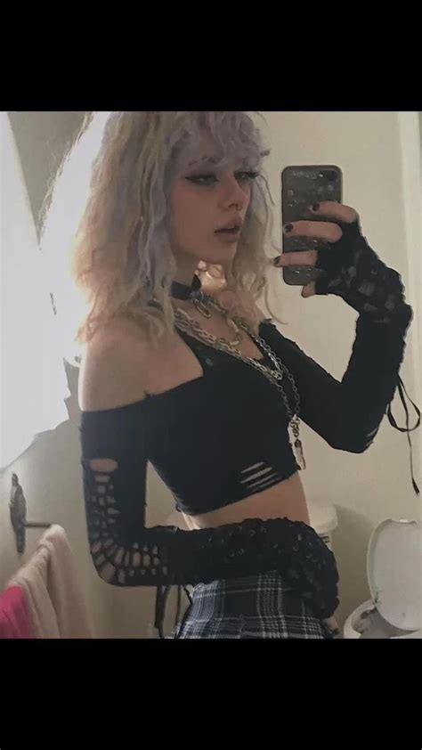 Alt Goth Indie Fashion Clothing Makeup And Hair Style Inspo Indie