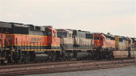 BNSF H RICBAR Flies By Manning Ave In Bowles Ft Bluebonnet SD40 2