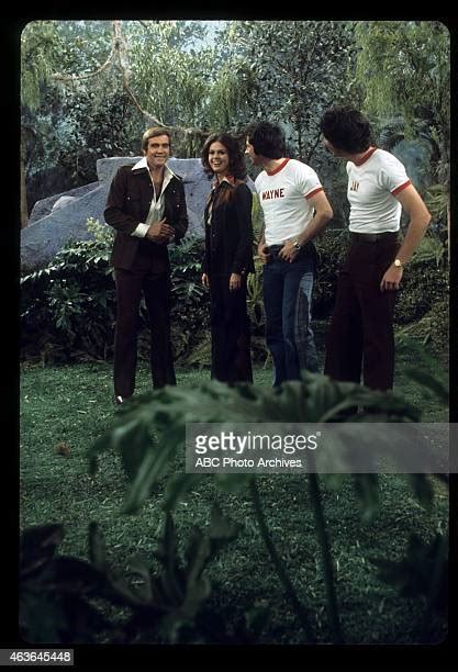 82 Donny And Marie Show 1976 Tv Show Stock Photos, High-Res Pictures, and Images - Getty Images