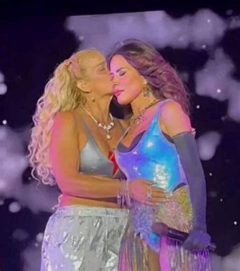 Entre L Grimas Gloria Trevi Y Niurka Se Reencuentran En Pleno