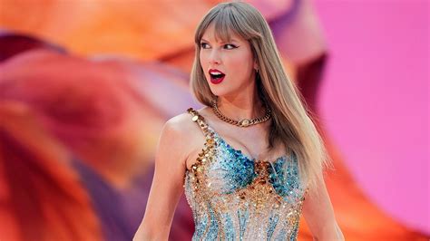 ‘led By Calm Not Chaos Taylor Swift Endorses Kamala Harris For