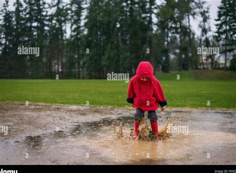 Cómo crear un poema mágico sobre la lluvia para niños