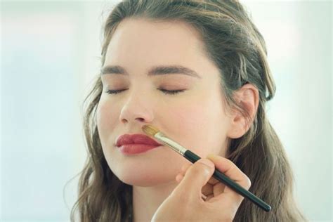 How To Apply Lipstick Like A Pro Step By Step Video Tips