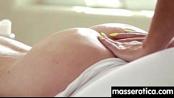 Sensual masaje lésbico lleva al orgasmo XVIDEOS