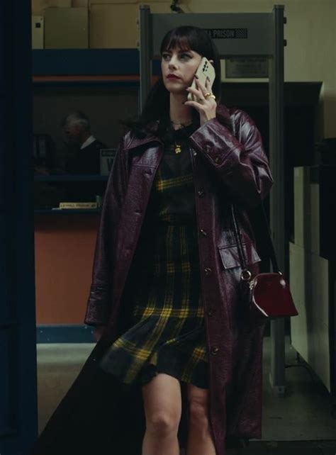 Yellow And Black Plaid Skirt Of Kaya Scodelario As Susie Glass In The Gentlemen