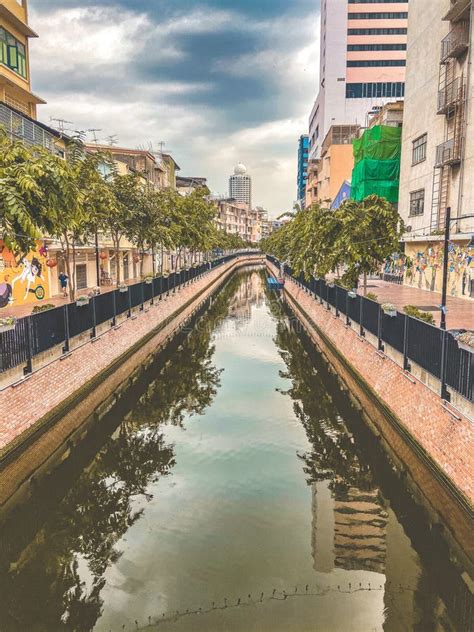 Khlong Ong Ang Canal, in Chinatown during Covid Lockdown, Bangkok ...