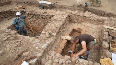 Antik A N Kahinlerinden Markos Un Mezar Bulundu