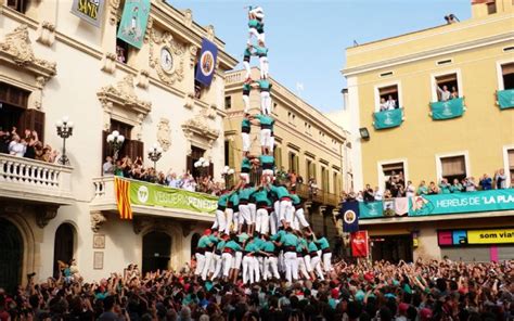 ¡8 Fiestas Populares De Cataluña Impresionantes Alberg Centre Esplai