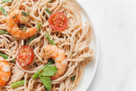 Recette de Pâtes Linguine à la Crème d Avocat et Crevettes Grillées