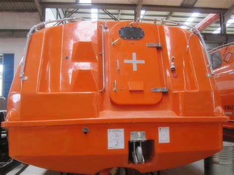 Fiberglass FRP Marine Offshore Solas 150 Person Totally Enclosed Life