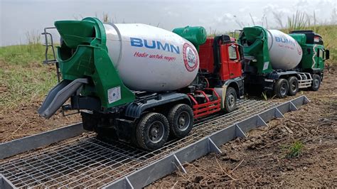 Mobil Truk Molen Cor Sedang Ngecor Jalan Desa Simulasi Truck Mixer