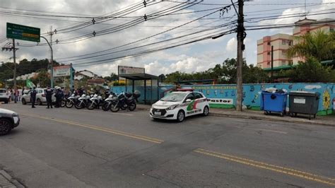 Autor De Ataque Em Creche De Blumenau Tinha Anos E Era Motoboy O Dia