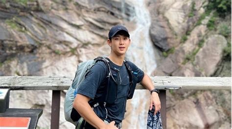 Ide Ootd Cowok Sporty Ala Kim Soo Hyun Olahraga Outdoor Jadi Lebih Kece