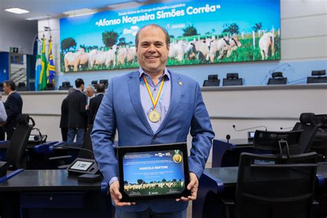 Em Homenagem Aos Anos Da Embrapa Presidente Marcelo Bertoni Recebe