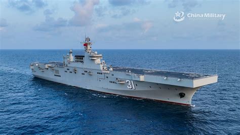 Amphibious Assault Ship Carries Out Maritime Training Photos 中国军网（英文版）