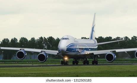 215 747 side view Images, Stock Photos & Vectors | Shutterstock