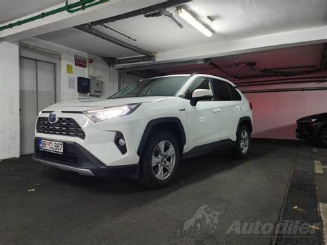 Toyota RAV 4 2 5 HSD Cijena 33000 Crna Gora Bar Okolina