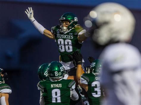 Huskies Football Squad Off To A Fast Start After Last Seasons Strong