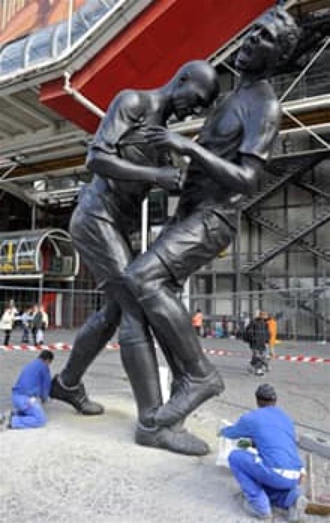 Zidane's soccer headbutt immortalized in Paris sculpture | CBC News